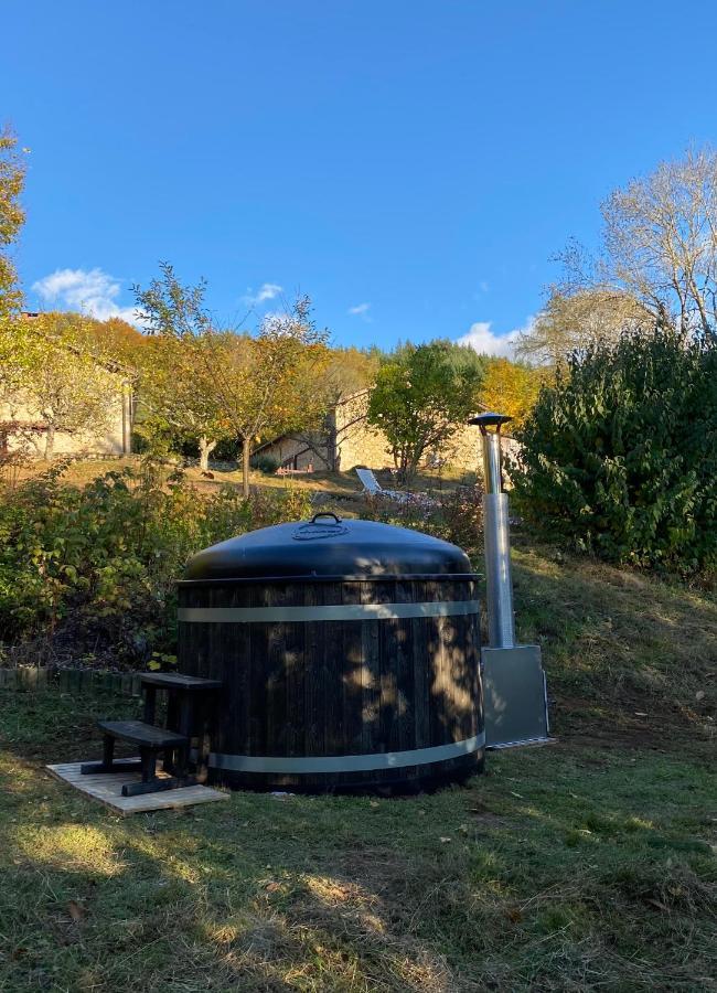 アンベール La Vaisse Bed & Breakfast エクステリア 写真